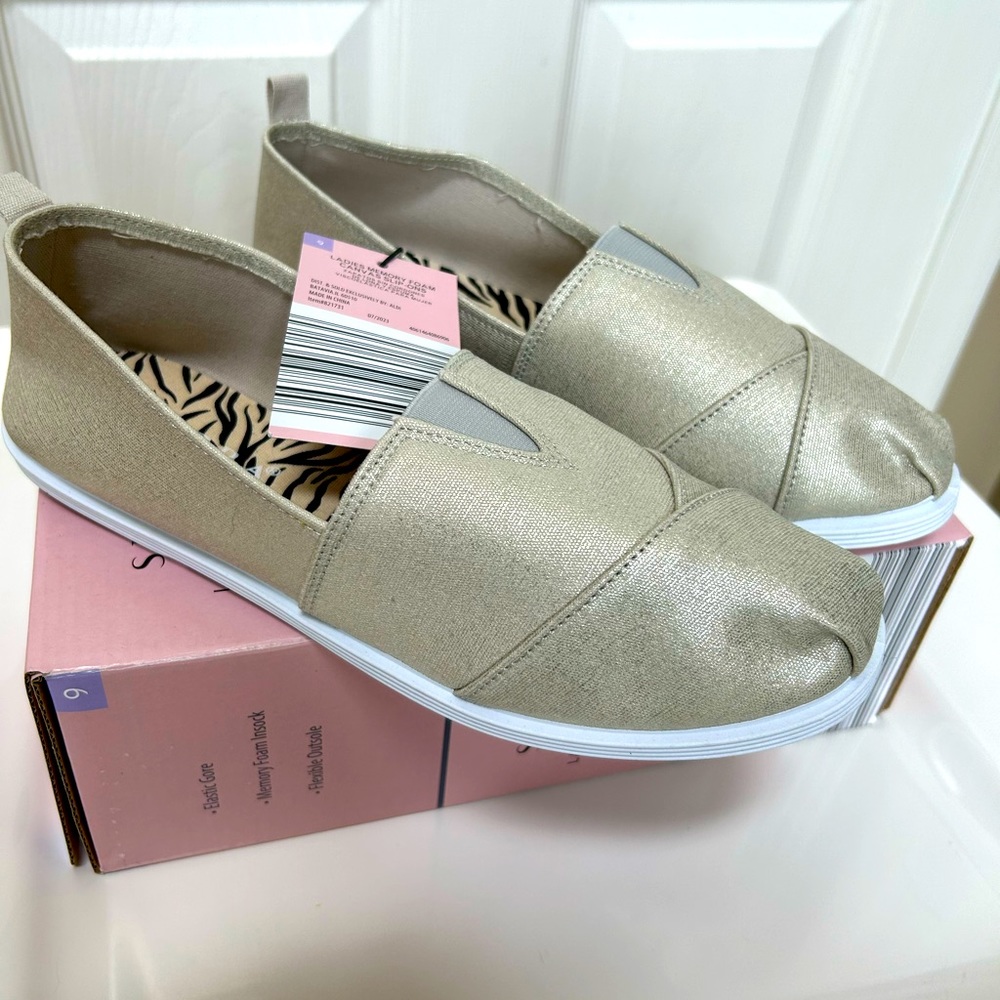 SERRA Memory Foam Canvas Slip-ons